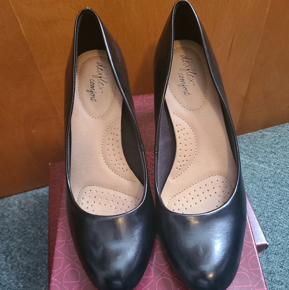 Black heels dexflex comfort heels